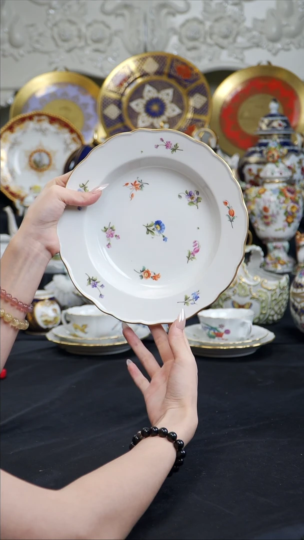 骨瓷婷婷中古器物如图所示73