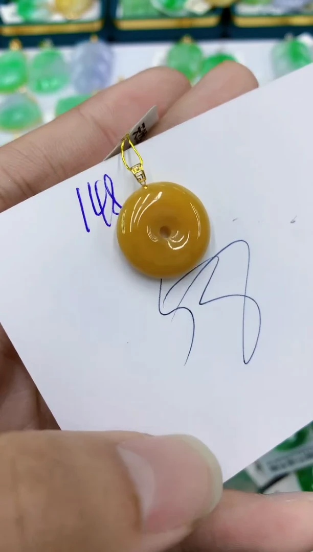 翡翠18K金镶嵌颈饰1111111111