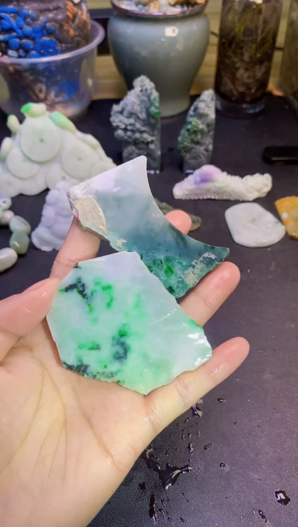 翡翠未镶嵌颈饰 天然翡翠050