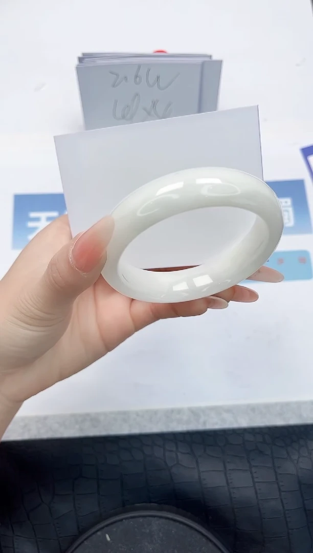 【闪购商品】和田玉手镯未镶嵌L366-54.3