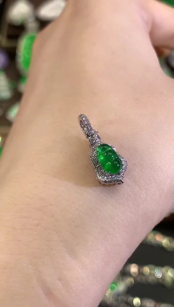 吊坠(不含链)18K金镶嵌翡翠C36