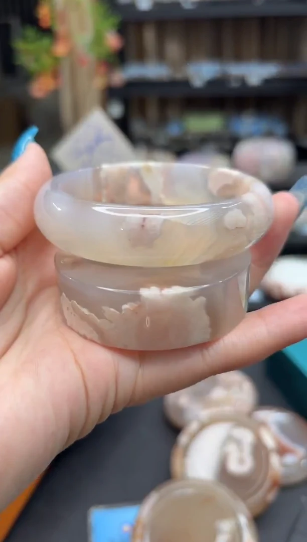 未镶嵌手镯石英质玉48(58圈赠送镯心)