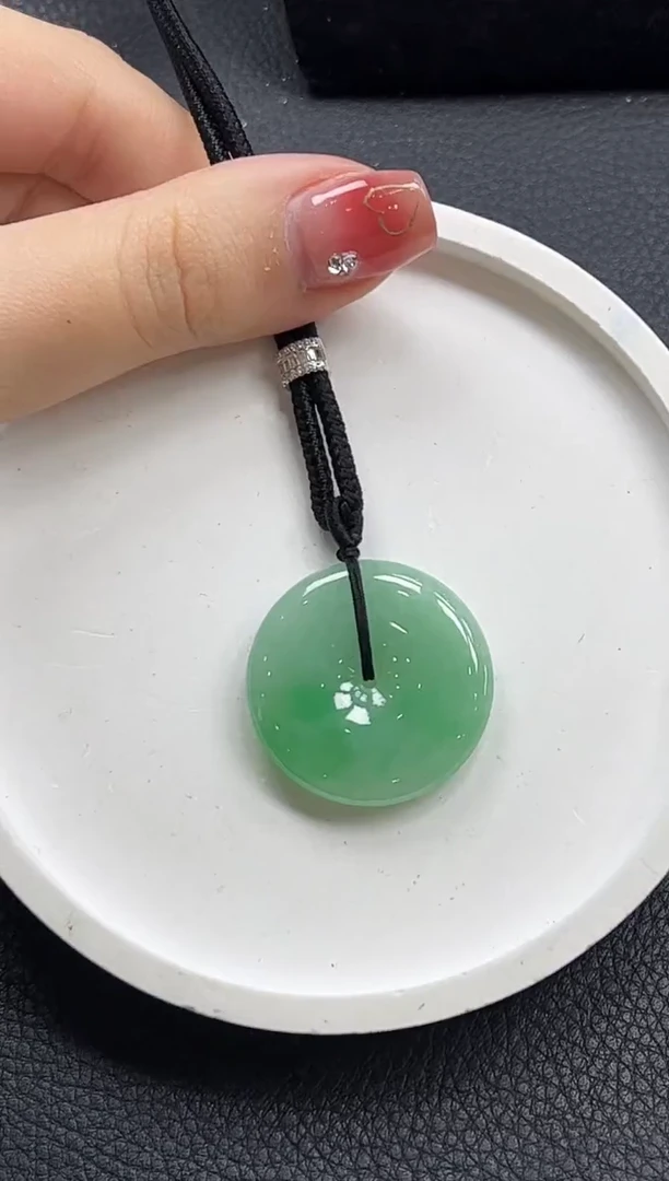 【闪购商品】翡翠颈饰未镶嵌平安扣