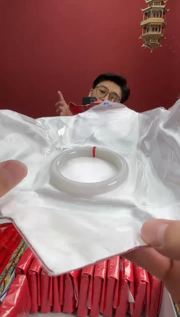 翡翠手镯（圆镯）未镶嵌19手镯