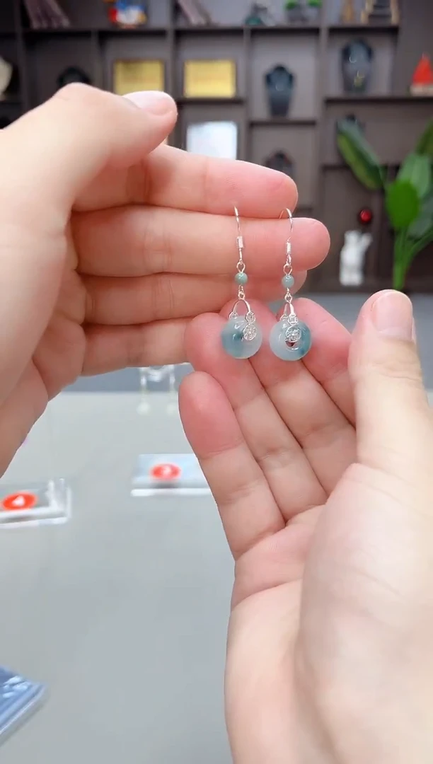 未镶嵌石英质玉（天山翠）耳饰721000