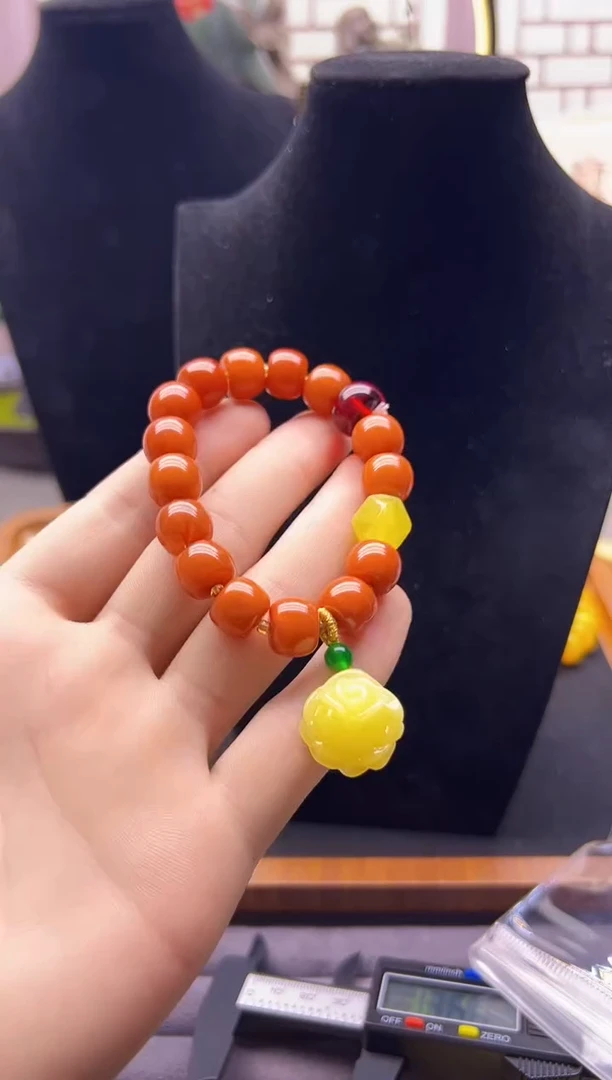 14K金镶嵌颈饰蜜蜡S119
