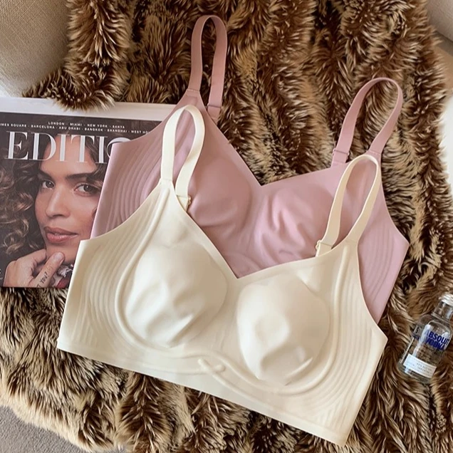 大胸显小兔耳朵薄款裸感无痕内衣女士无钢圈固定杯舒适透气文胸罩