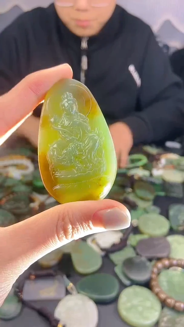 颈饰未镶嵌和田玉1