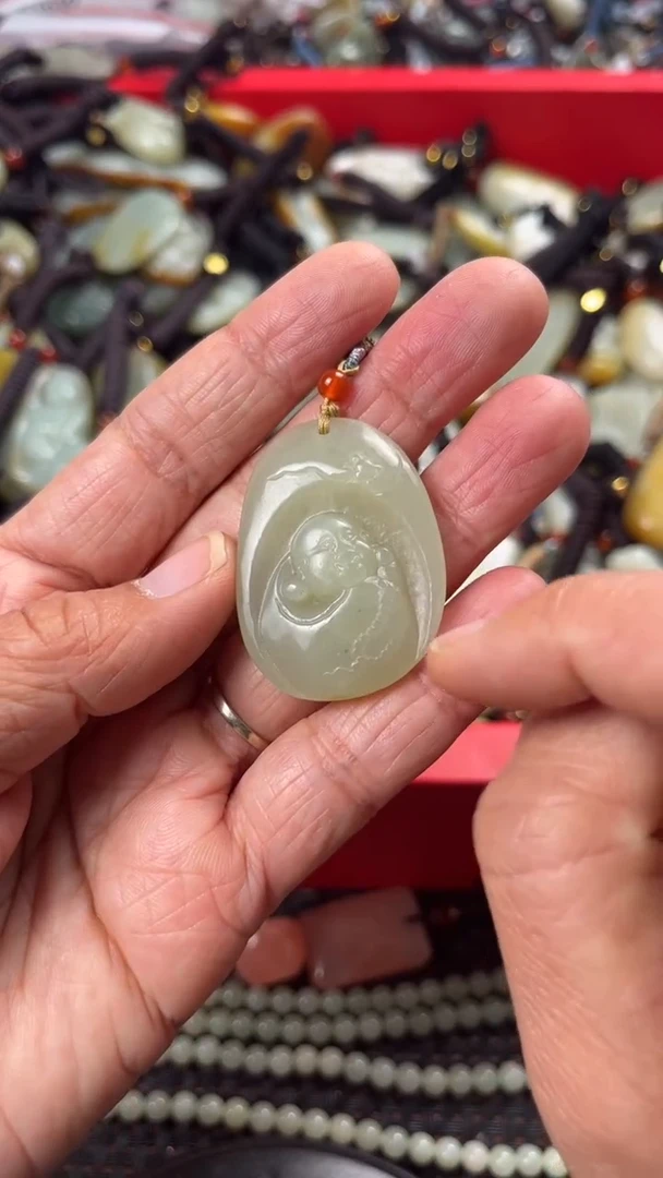 【闪购商品】和田玉颈饰未镶嵌多样性发货没有证书拍一发一有瑕