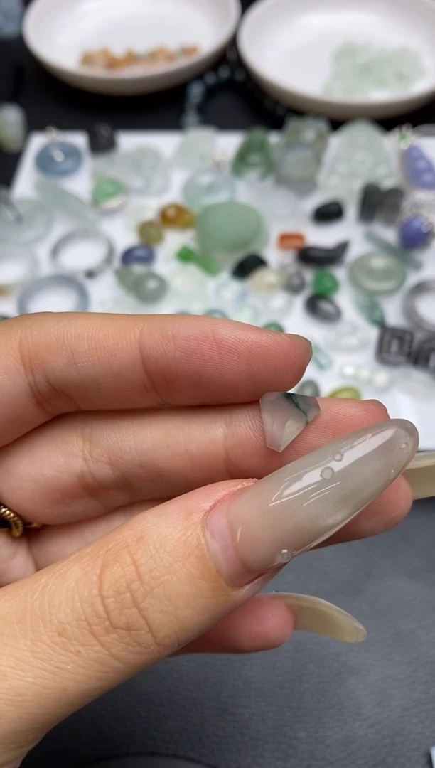 未镶嵌定制翡翠翡翠毛货~