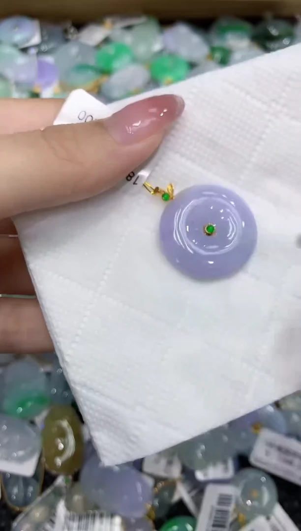 翡翠18K金镶嵌颈饰111111111111