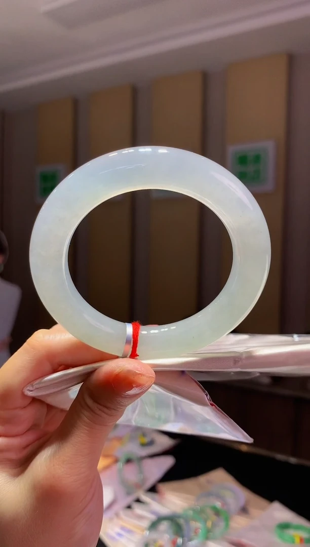 未镶嵌手镯翡翠-C33 圈口55.6 全款8.5万 定金2万