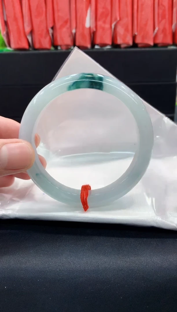 翡翠手镯未镶嵌手镯