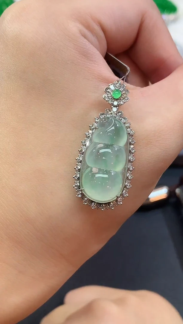 颈饰18K金镶嵌翡翠61-吊坠