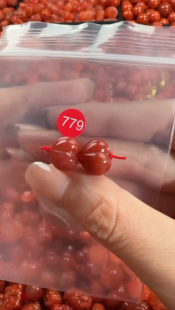 颈饰未镶嵌南红玛瑙1