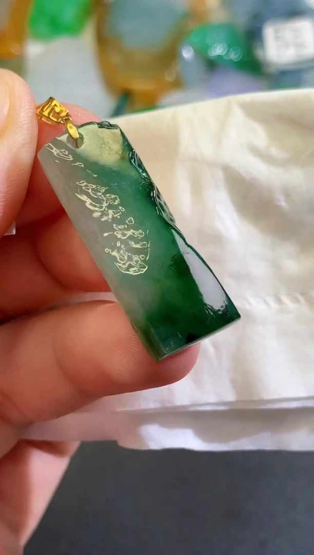 翡翠18K金镶嵌吊坠(不含链)784