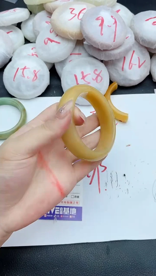 石英质玉手镯未镶嵌222+58/59