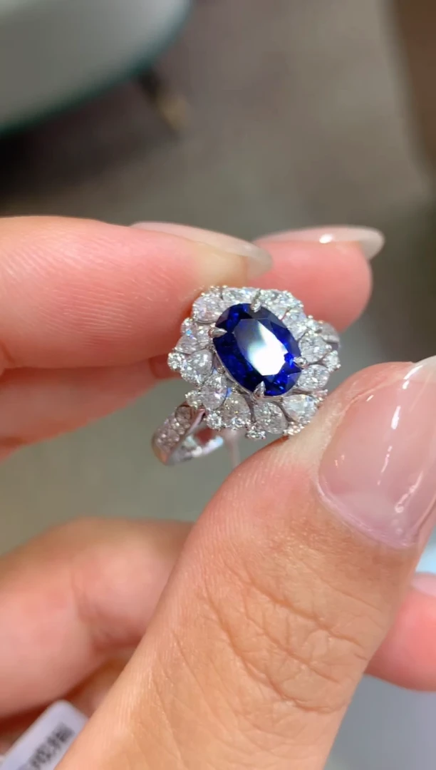 戒指蓝宝石18K金镶嵌2.11CT