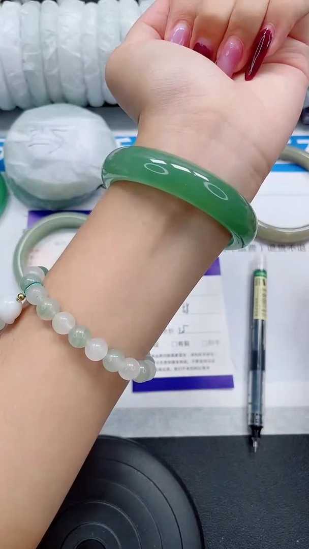 未镶嵌手镯石英质玉233-55/56