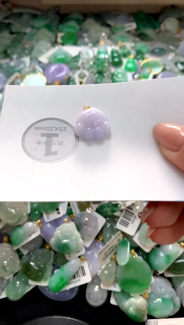 颈饰18K金镶嵌翡翠1