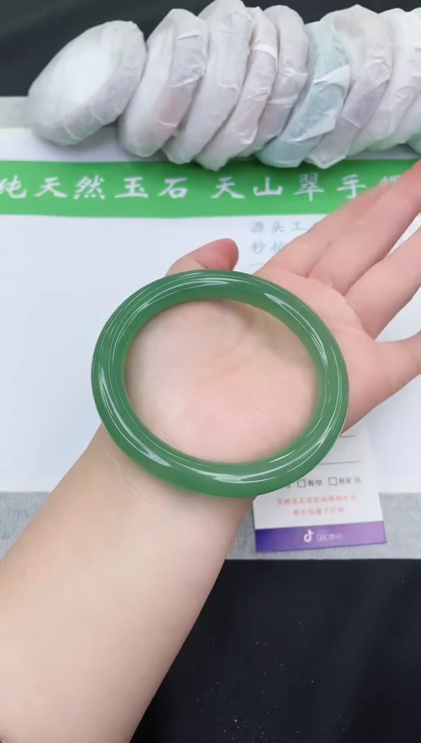 【闪购商品】石英质玉手镯未镶嵌DY342-62+