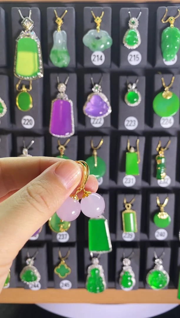 翡翠银S925镶嵌耳饰828....