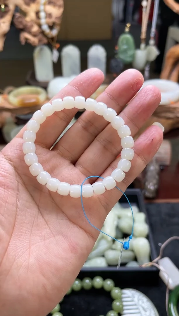 【闪购商品】和田玉手串未镶嵌卡8俄料白玉极限弧