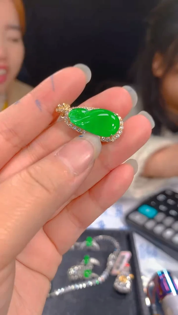【闪购商品】定制翡翠未镶嵌54定制翡翠，多样性发货（发其一）
