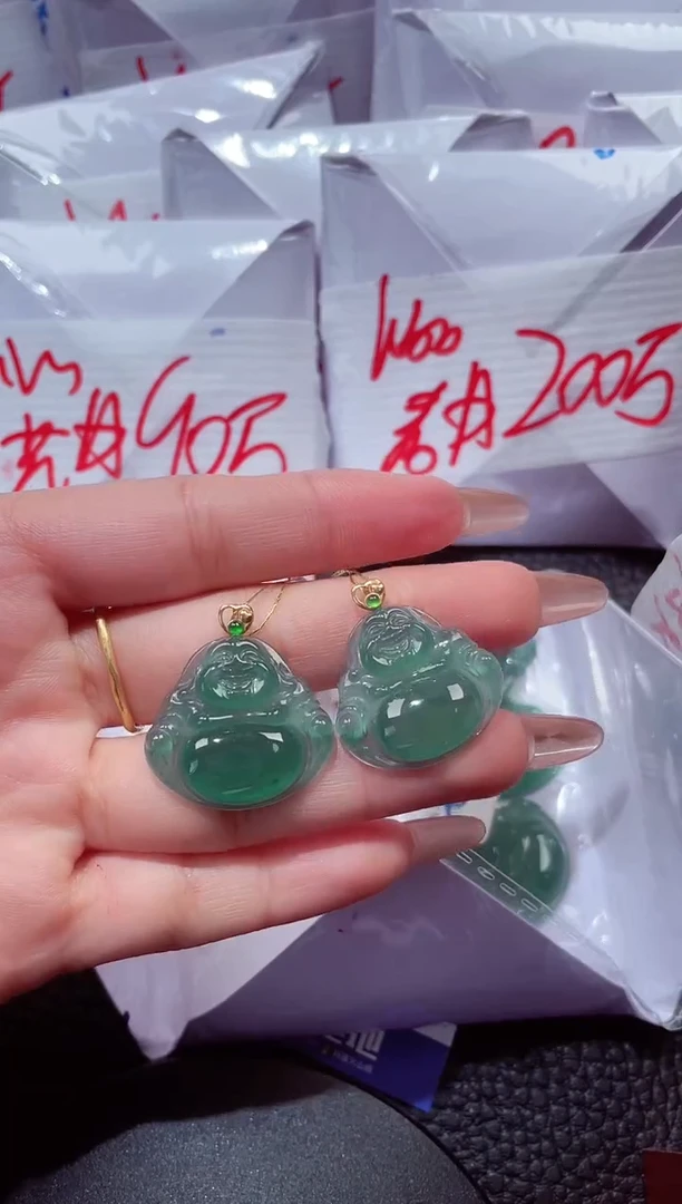 颈饰18K金镶嵌翡翠38