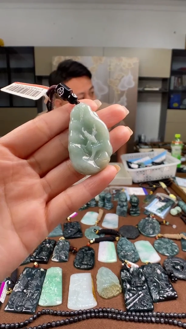 颈饰未镶嵌翡翠多样性发其一