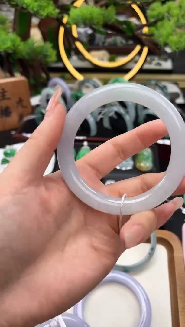 未镶嵌手镯翡翠手镯