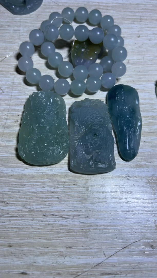 未镶嵌定制翡翠虎牌