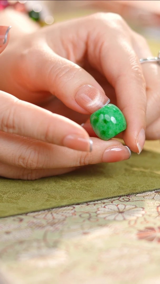 吊坠(不含链)未镶嵌翡翠路路通