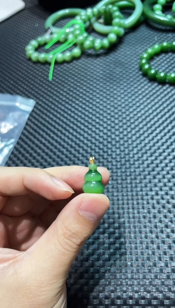 颈饰未镶嵌和田玉和田玉碧玉葫芦吊坠