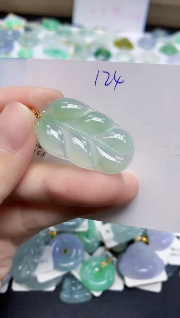 颈饰18K金镶嵌翡翠天然缅甸翡翠A货翡翠百元以上9元证书费自理