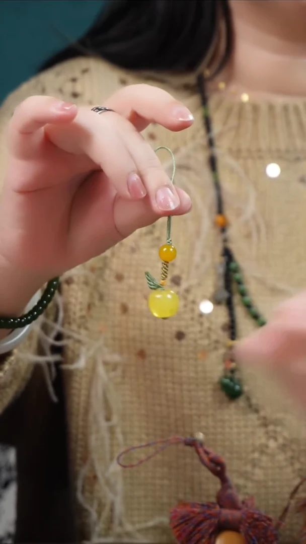 非金属树脂金苹果手机挂