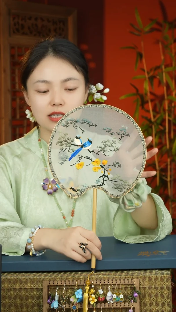 刺绣非遗苏绣纯手工团扇