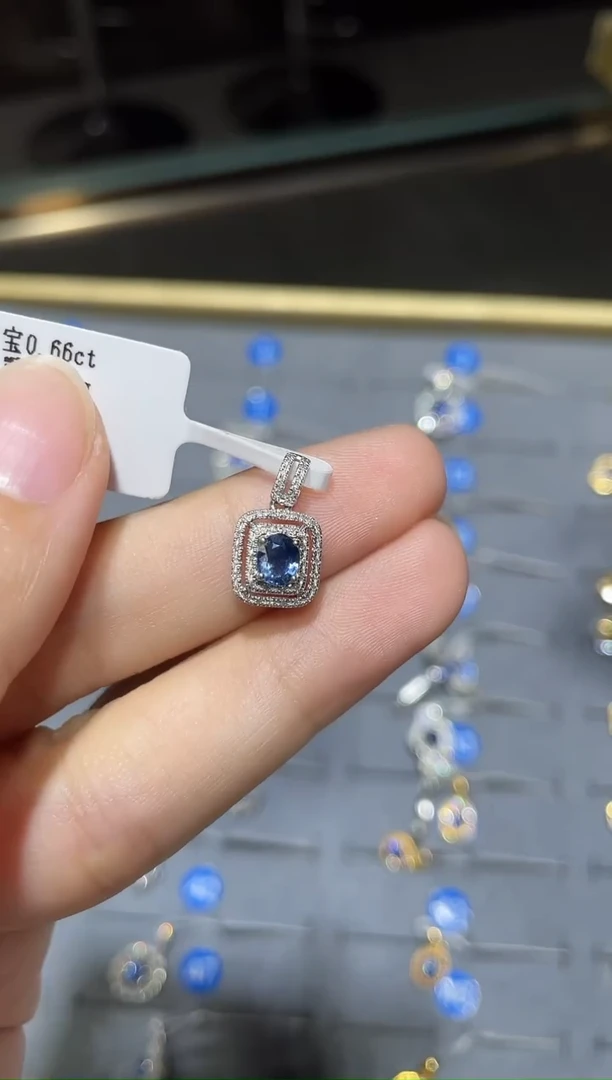 吊坠(不含链)蓝宝石18K金镶嵌1