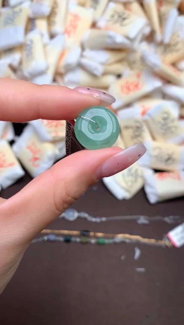 【闪购商品】翡翠挂件未镶嵌  —