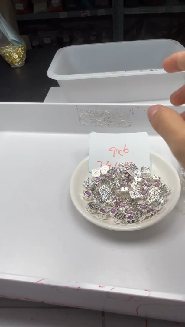银S800镶嵌颈饰碧玺x1335粉紫碧玺银方隔珠*3个