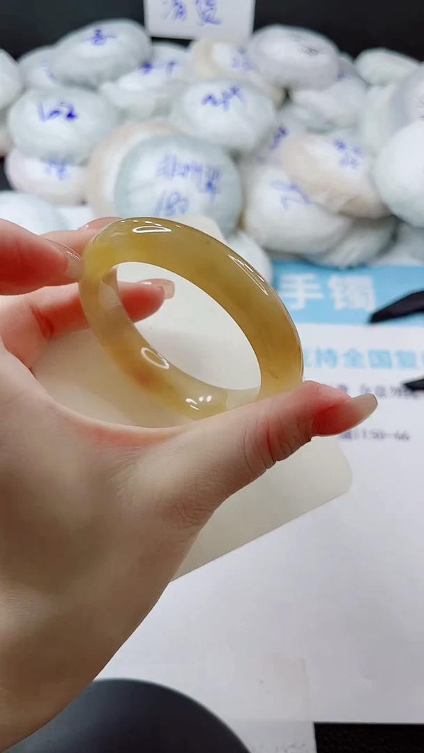 未镶嵌手镯石英质玉多样性发货V84