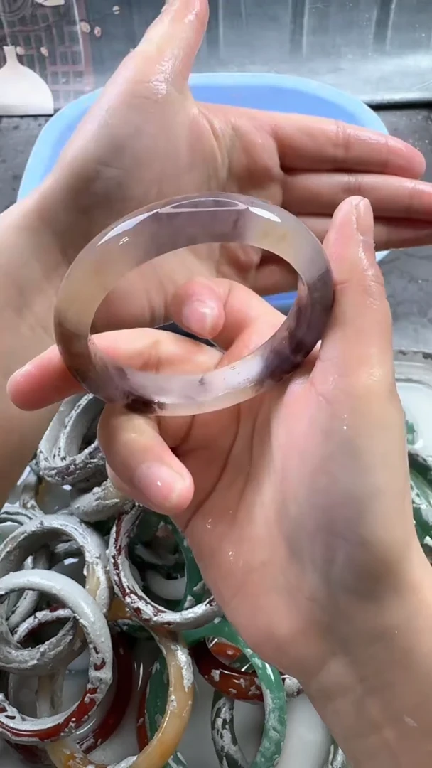 【闪购商品】石英质玉手镯未镶嵌64