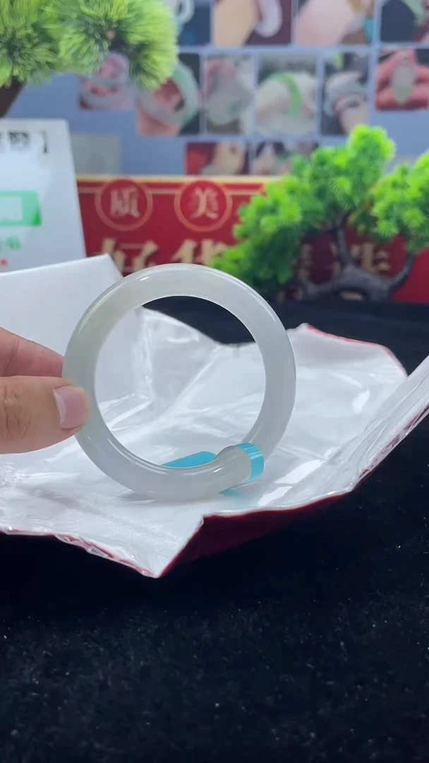 【闪购商品】翡翠手镯未镶嵌5              