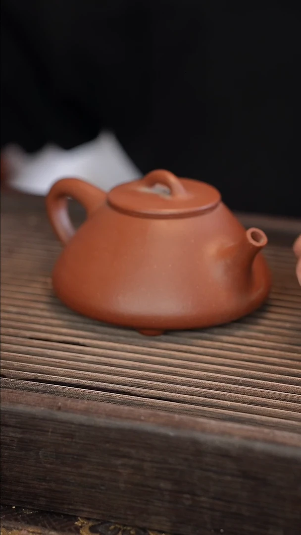 茶壶紫砂原矿手工制作瑕疵【嘴磕碰】