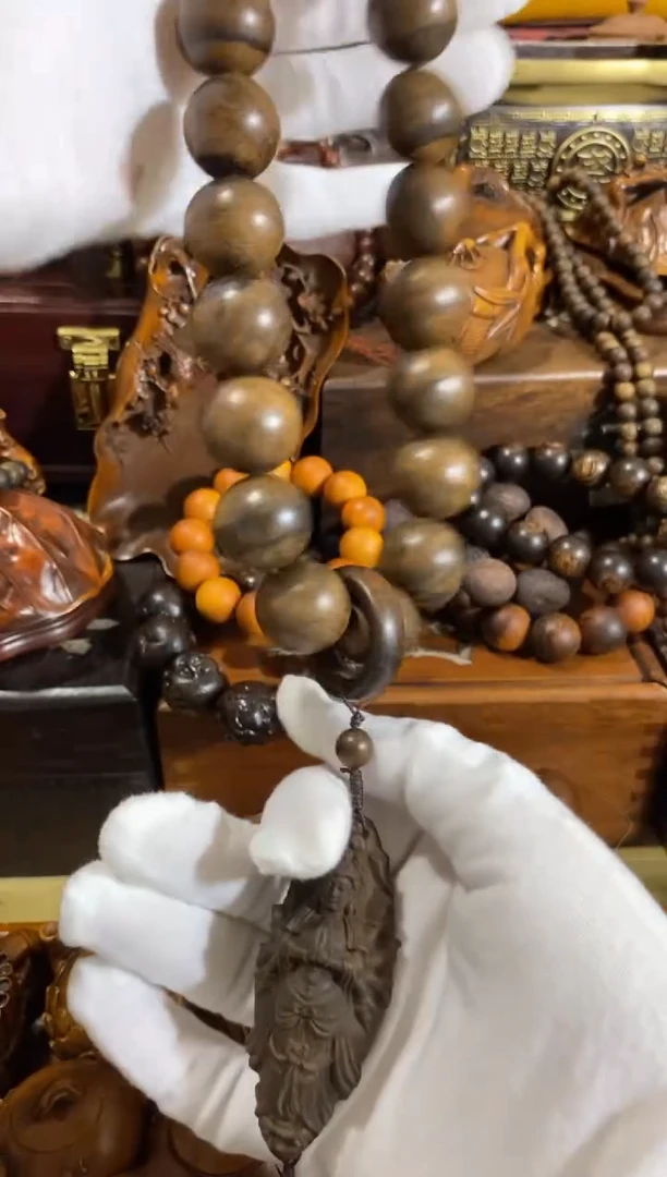 木中之王千手观音手持