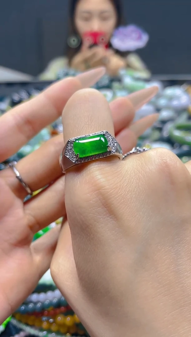 颈饰未镶嵌翡翠/U/翡翠A货，一件也是批发价