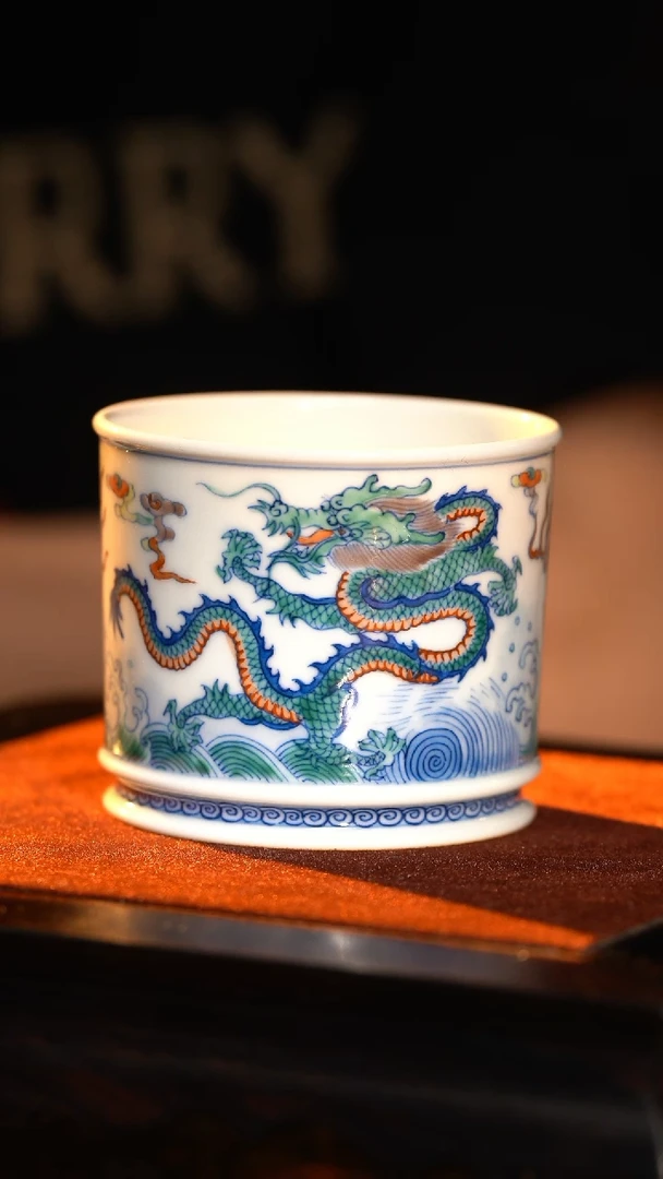 J涂杏花窑斗彩双龙出海容天杯