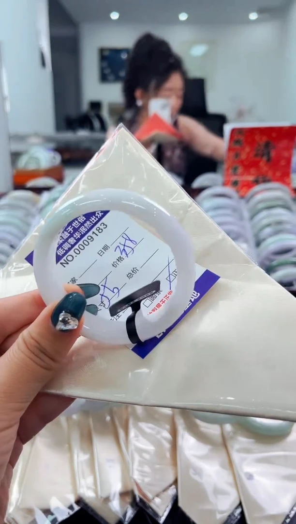 翡翠手镯未镶嵌天然缅甸A货翡翠