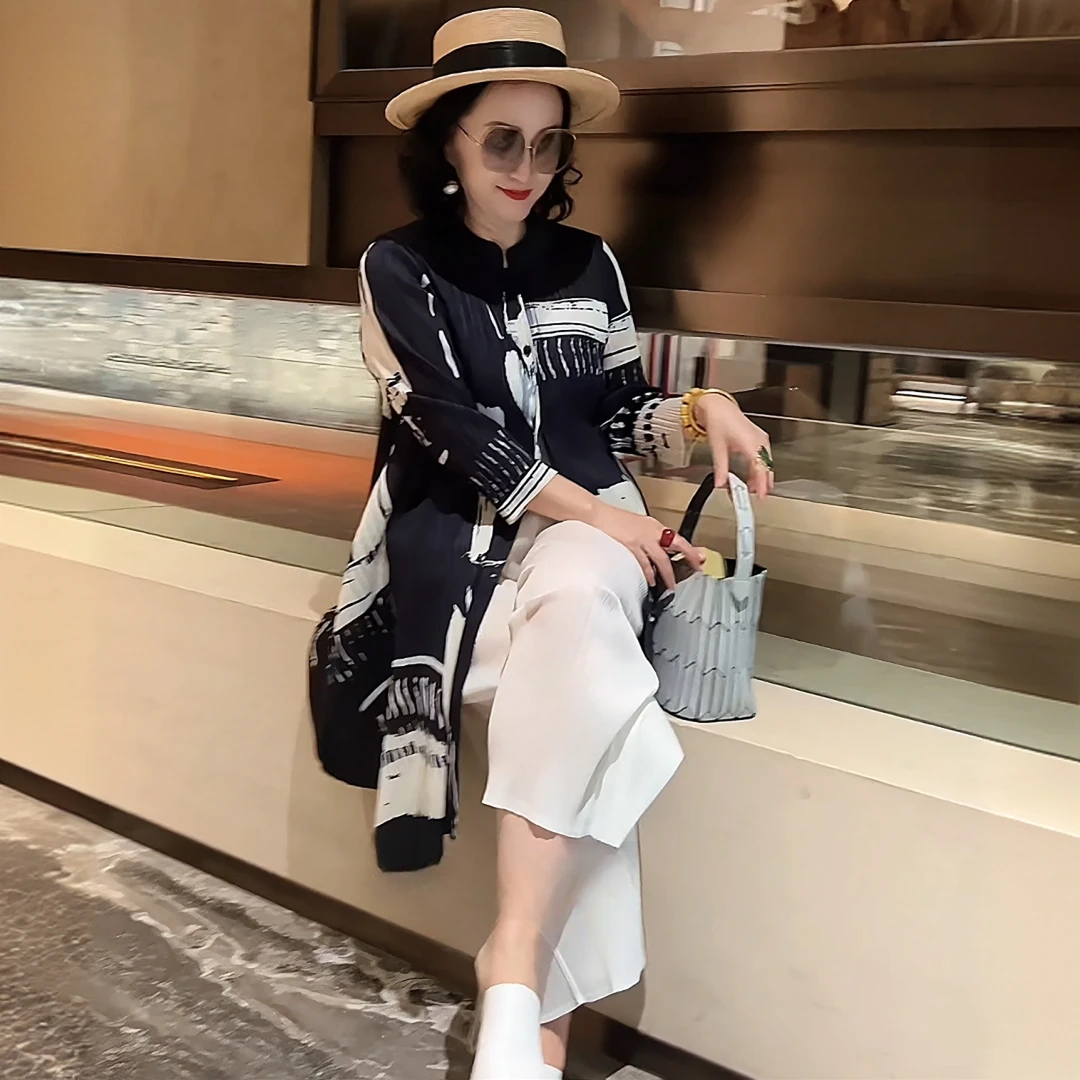 【蝶梦幽兰】2025秋冬褶皱大码女装时尚洋气印花黑白两件开衫套装