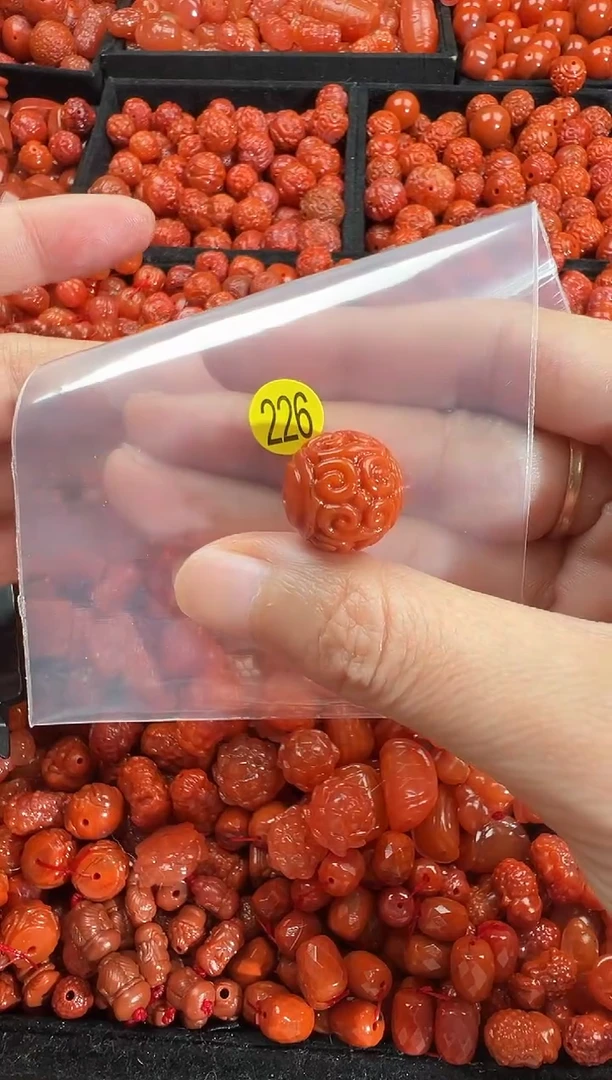 颈饰未镶嵌南红玛瑙1